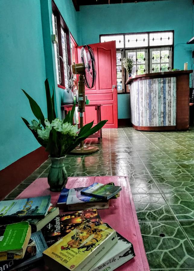Champion Hostel 2 (Adults Only) Chiang Mai Dış mekan fotoğraf