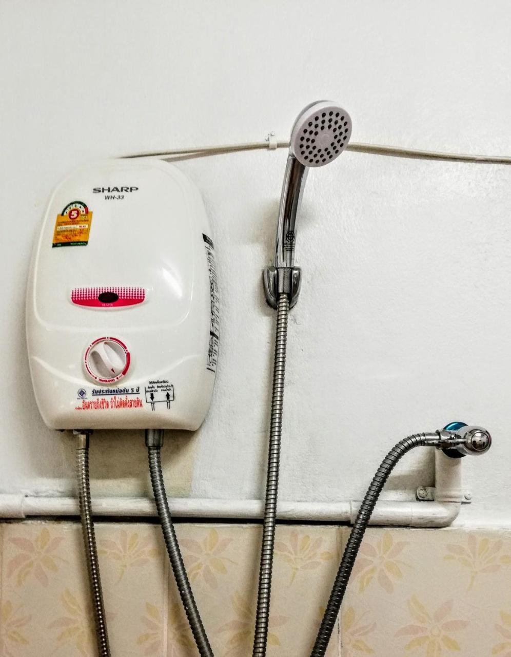 Champion Hostel 2 (Adults Only) Chiang Mai Dış mekan fotoğraf