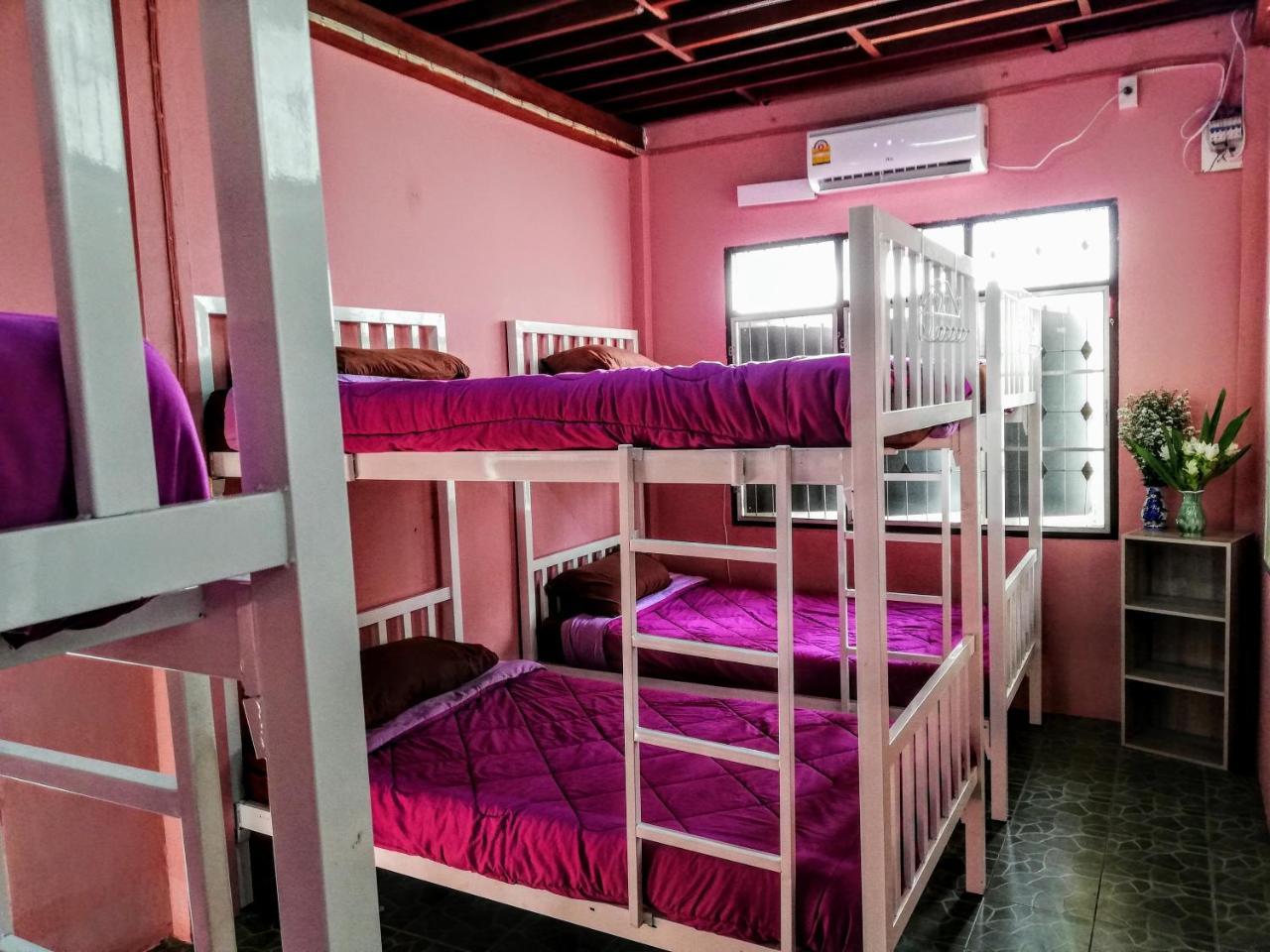 Champion Hostel 2 (Adults Only) Chiang Mai Dış mekan fotoğraf