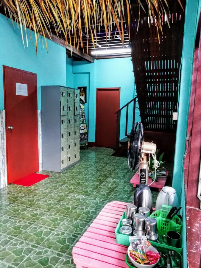 Champion Hostel 2 (Adults Only) Chiang Mai Dış mekan fotoğraf
