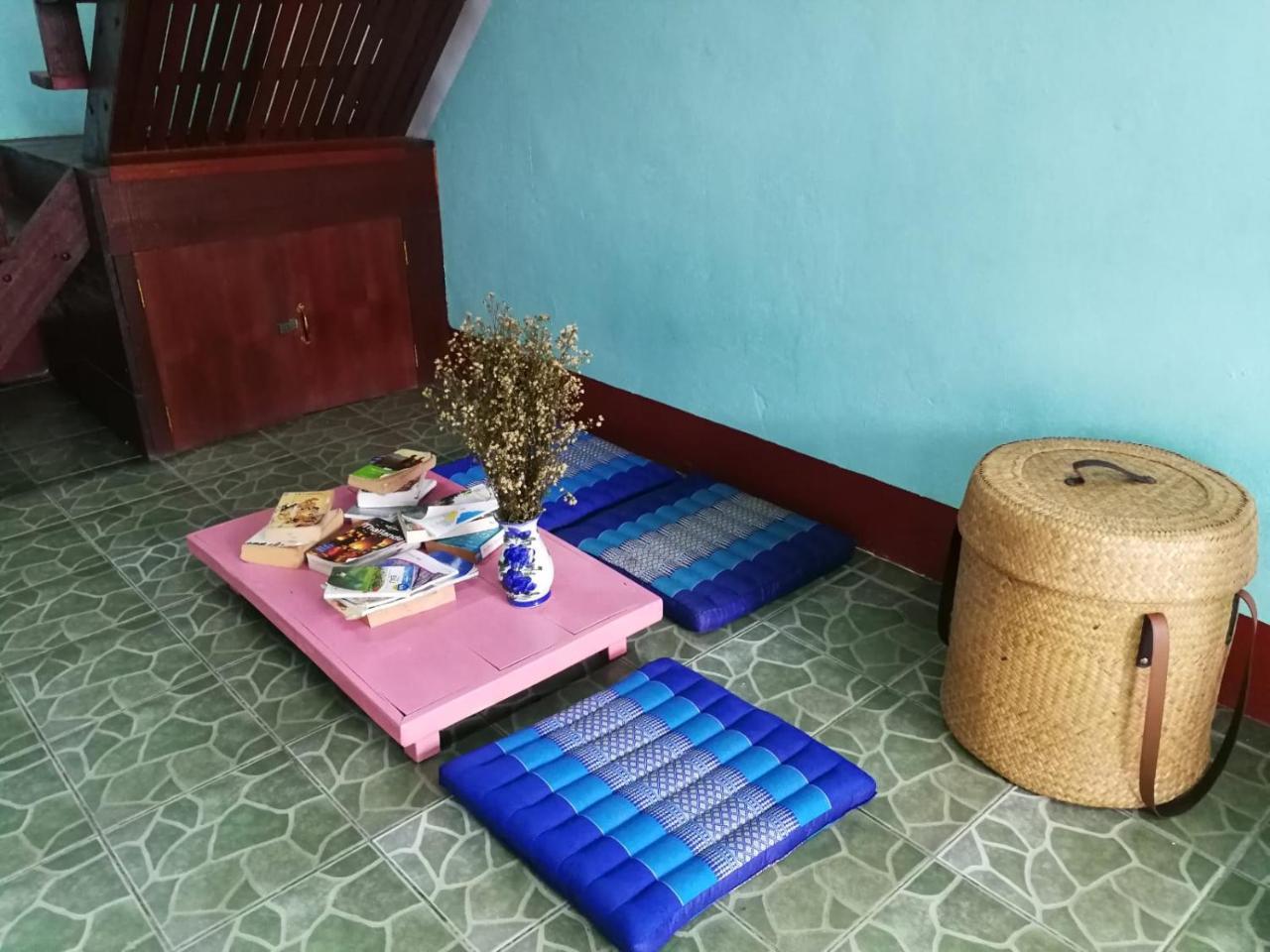 Champion Hostel 2 (Adults Only) Chiang Mai Dış mekan fotoğraf