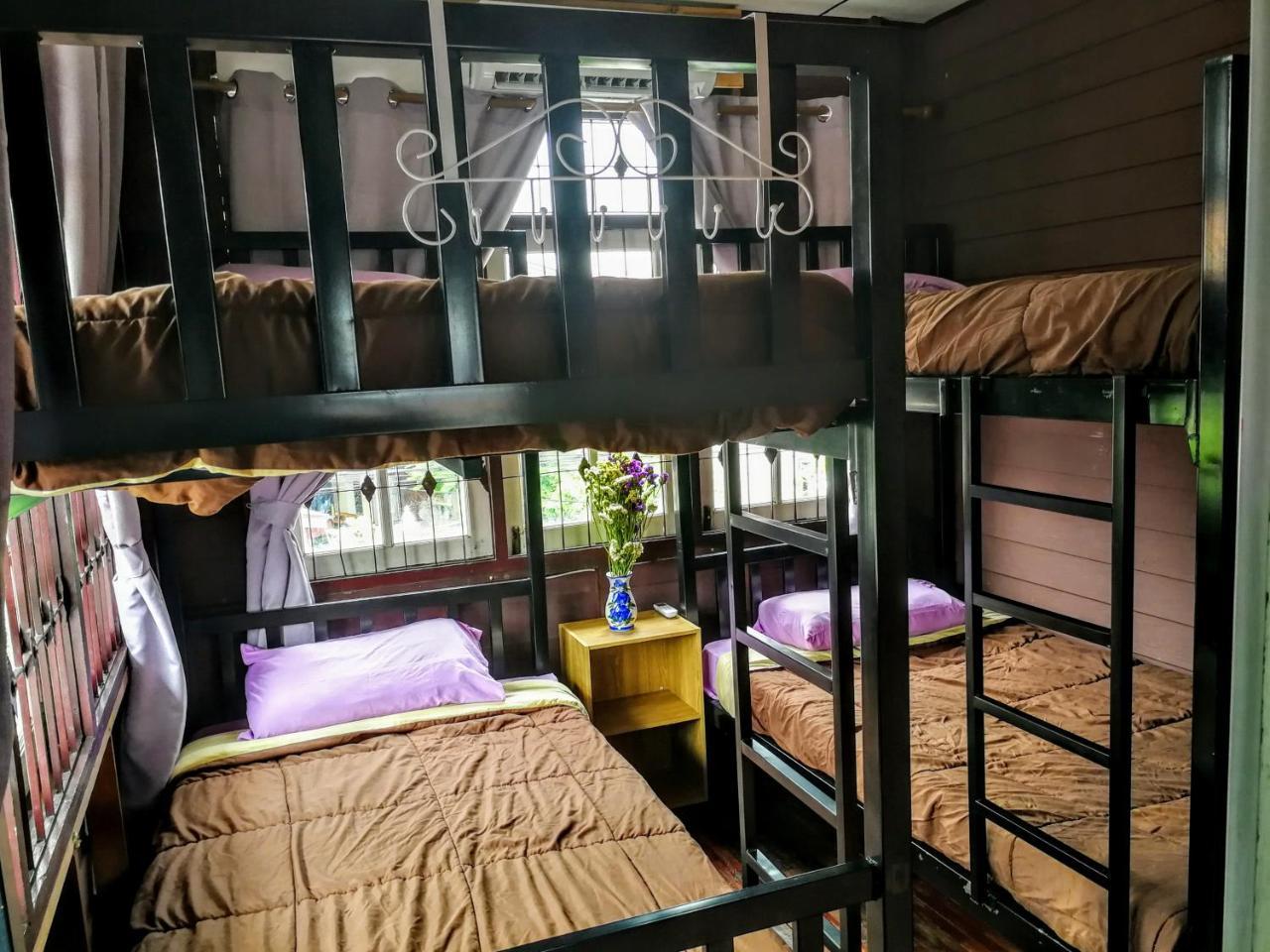 Champion Hostel 2 (Adults Only) Chiang Mai Dış mekan fotoğraf