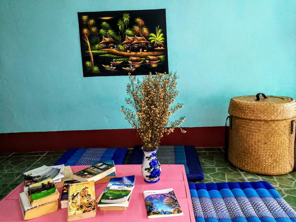 Champion Hostel 2 (Adults Only) Chiang Mai Dış mekan fotoğraf