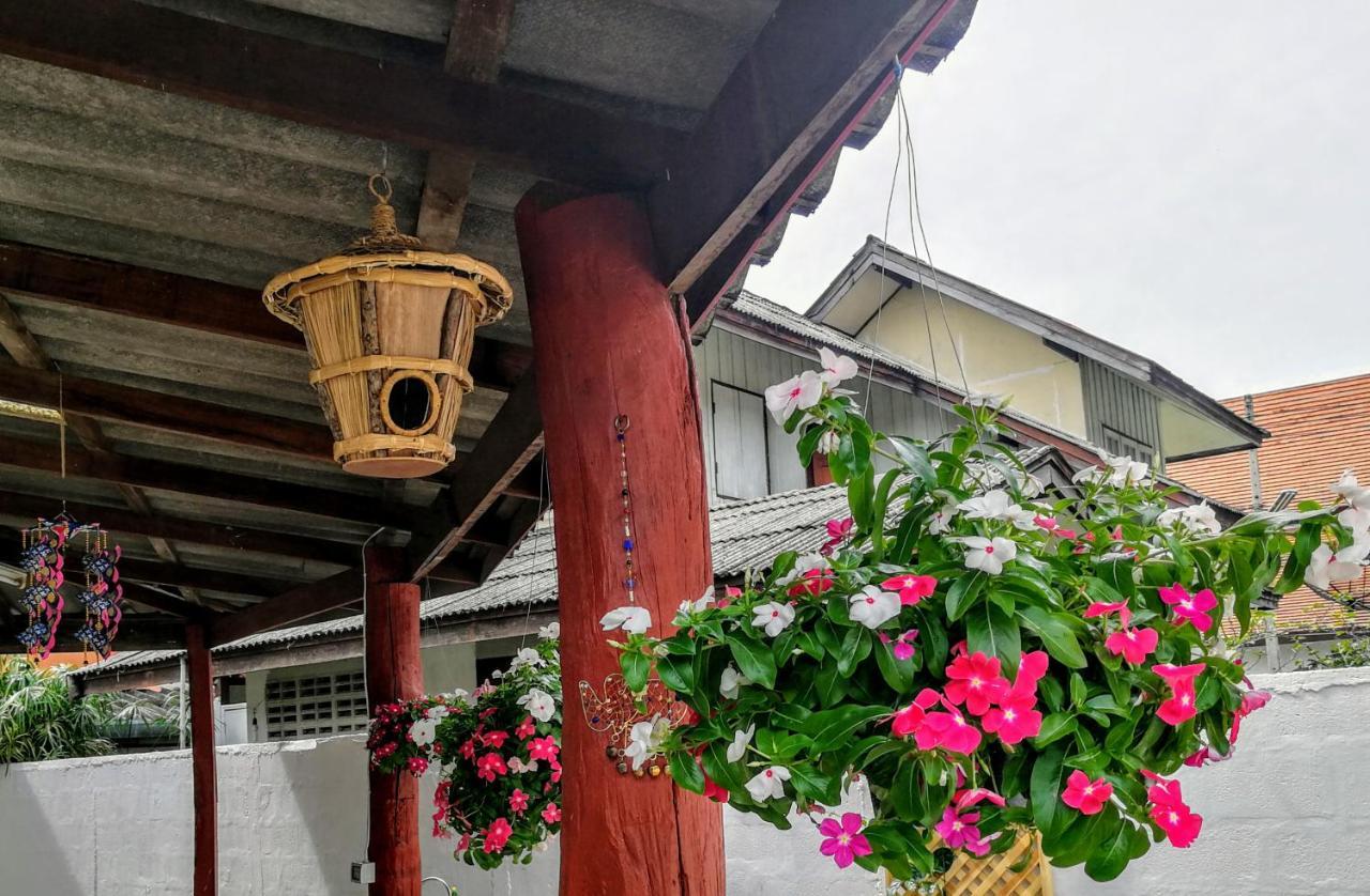 Champion Hostel 2 (Adults Only) Chiang Mai Dış mekan fotoğraf