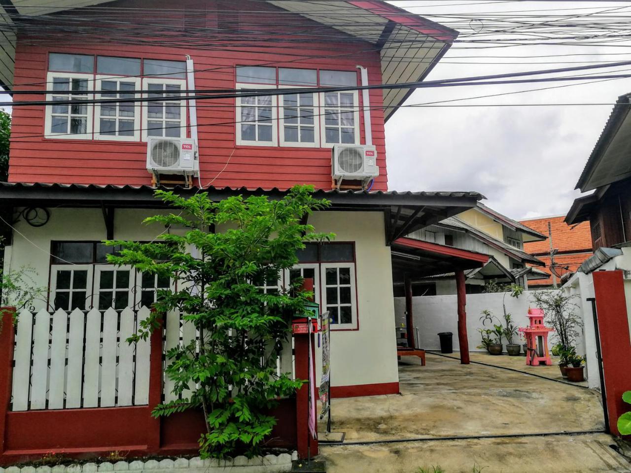 Champion Hostel 2 (Adults Only) Chiang Mai Dış mekan fotoğraf